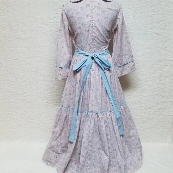 VINTAGE 1970s Purple Blue Bird Tie Waist Flare Sleeve Cottagecore Prairie Dress - Picture 12 of 15